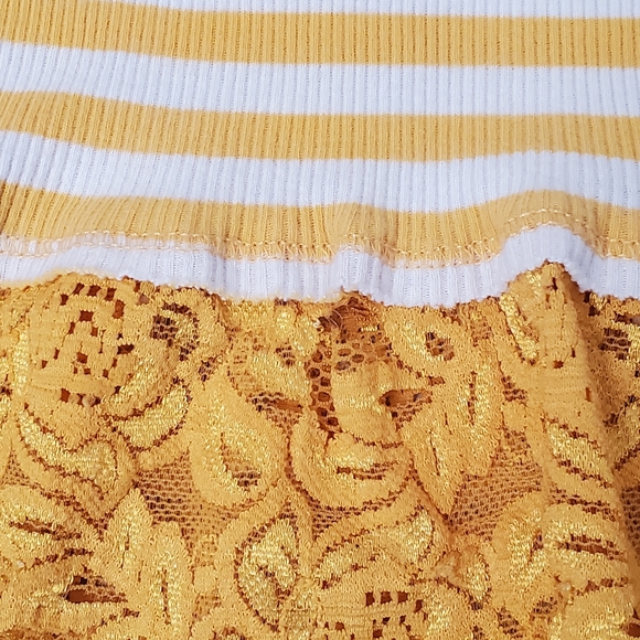 Vanity Ribbed Knit Tank Top with Lace trim women's size small - Picture 6 of 9